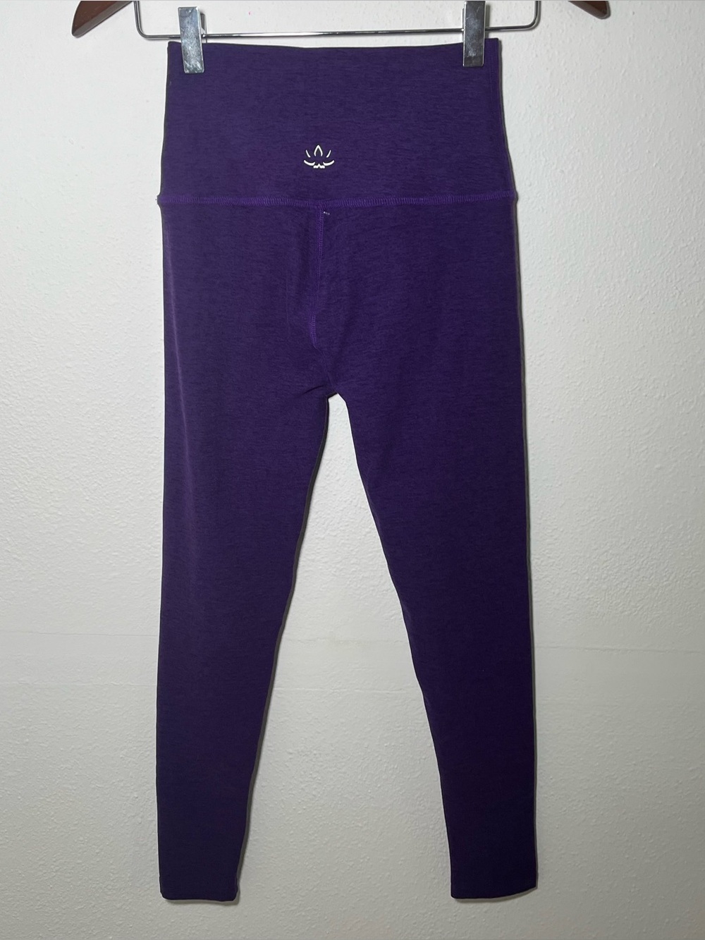 NWT Beyond Yoga Purple Leggings Size Small